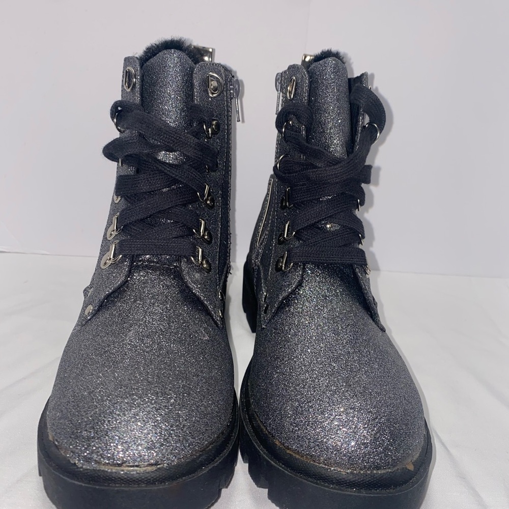 Justice Little girl& Big Girl Lug Bottom Boots in a glittery gray/black size 6